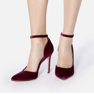 NWT burgundy pumps